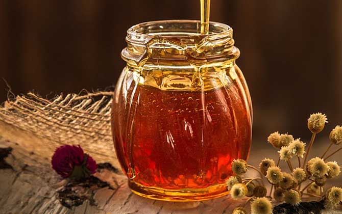 什么牌子的蜂蜜好？蜂蜜質量與品牌無關，但大品牌相對更有保障！